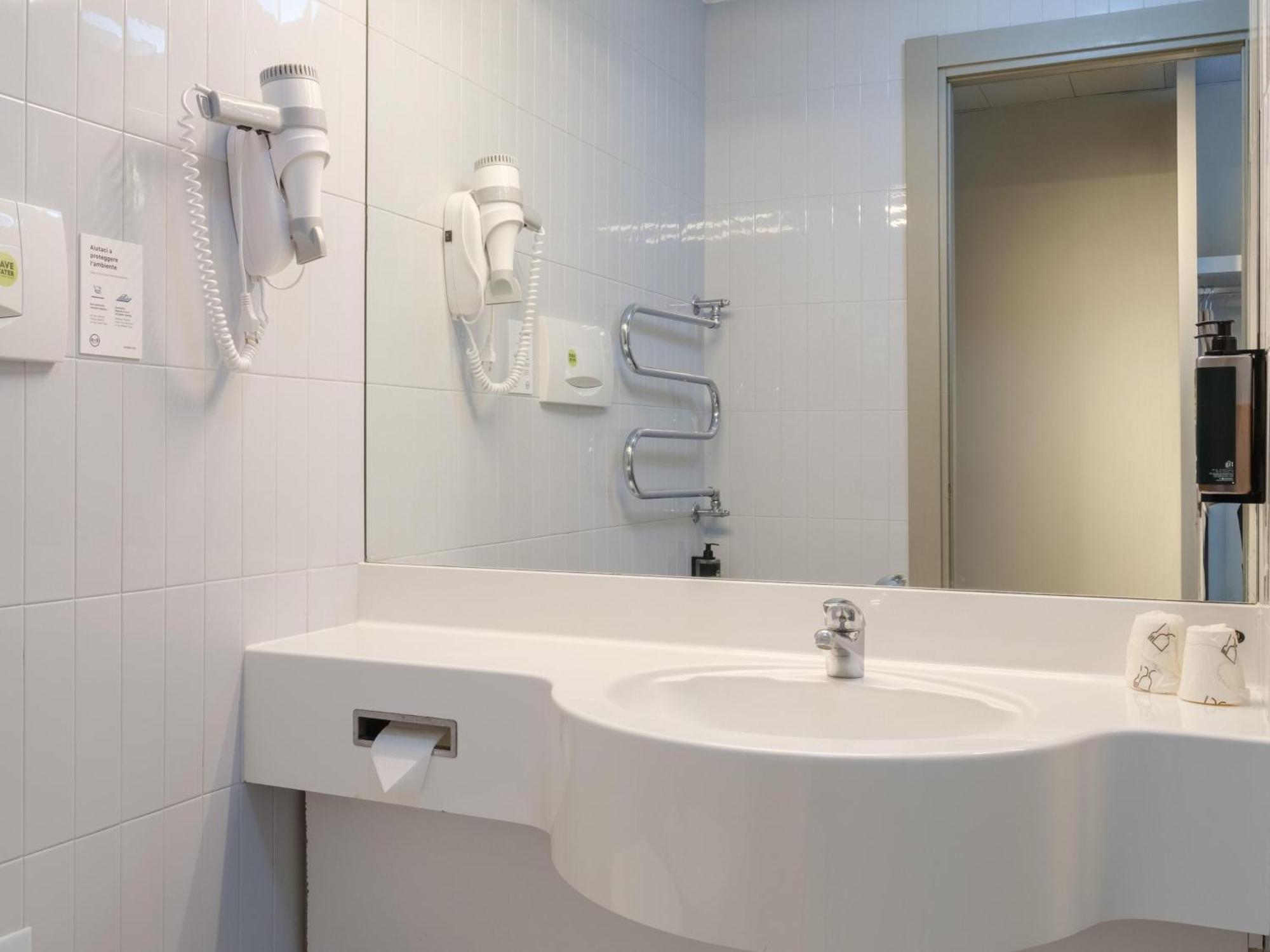 B&B Hotel Ferrara Luaran gambar